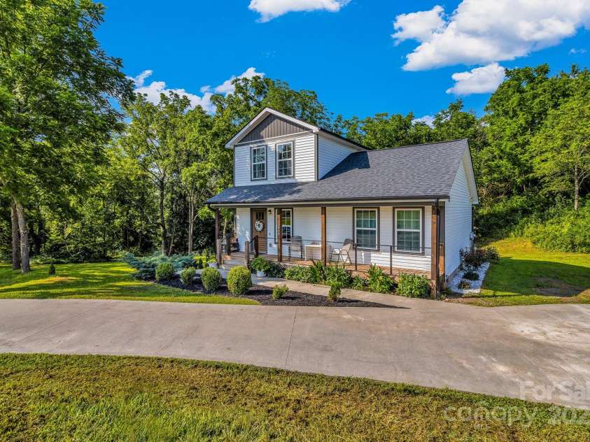 1024 Bear Creek Road, Leicester, NC 28748.  MLS# CAR4277159, YatesRealty ID 16812. 