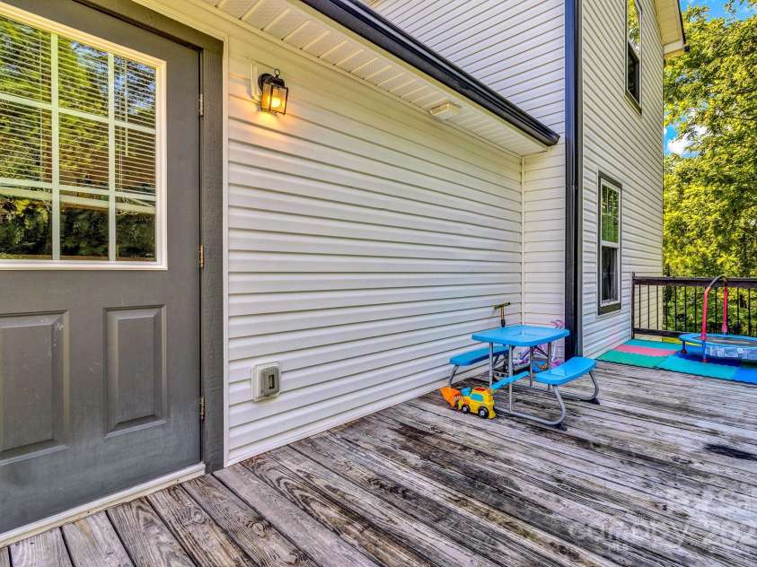 1024 Bear Creek Road, Leicester, NC 28748.  MLS# CAR4277159, YatesRealty ID 16812. 