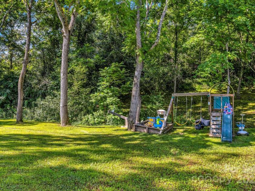 1024 Bear Creek Road, Leicester, NC 28748.  MLS# CAR4277159, YatesRealty ID 16812. 
