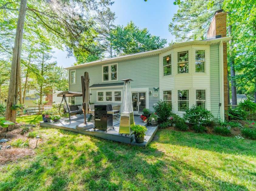 9920 White Cascade Drive, Charlotte, NC 28269.  MLS# CAR4264407, YatesRealty ID 16812. 