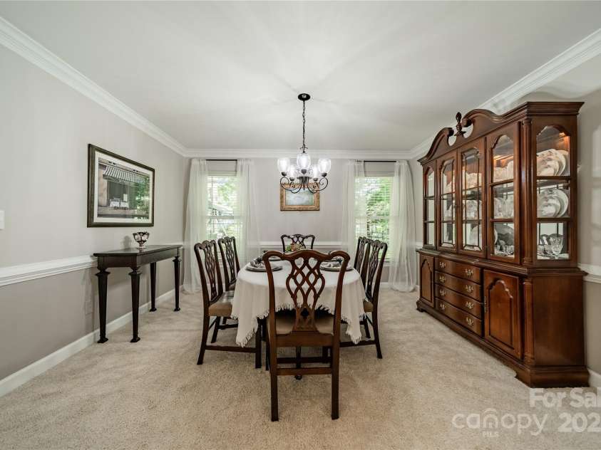 9920 White Cascade Drive, Charlotte, NC 28269.  MLS# CAR4264407, YatesRealty ID 16812. Dining Room