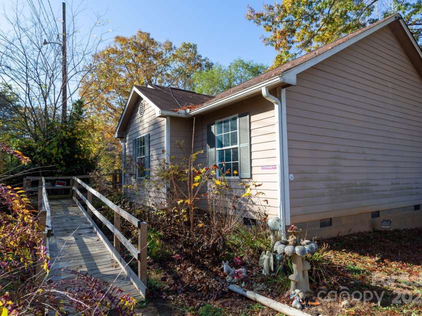 4020 Old 10 Highway, Nebo, NC 28761.  MLS# CAR4198420, YatesRealty ID 16813. 