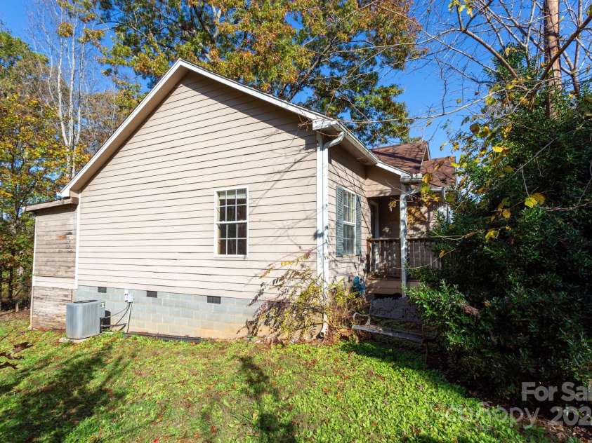 4020 Old 10 Highway, Nebo, NC 28761.  MLS# CAR4198420, YatesRealty ID 16813. 