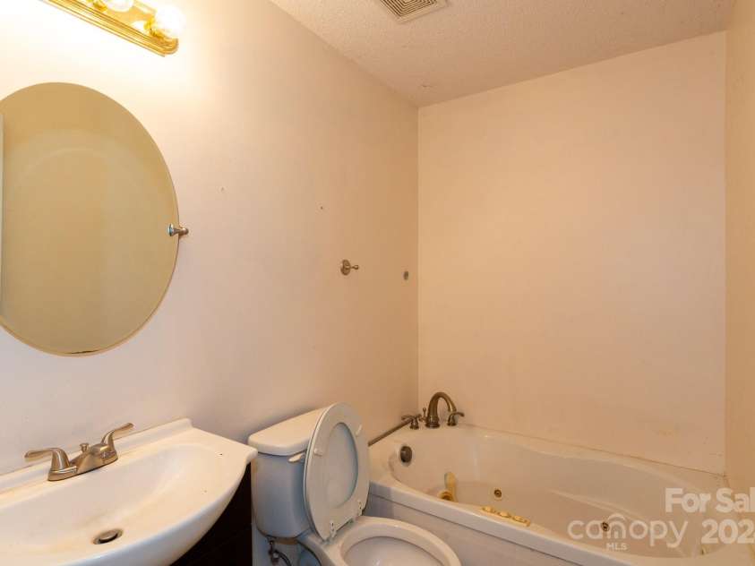 4020 Old 10 Highway, Nebo, NC 28761.  MLS# CAR4198420, YatesRealty ID 16813. 