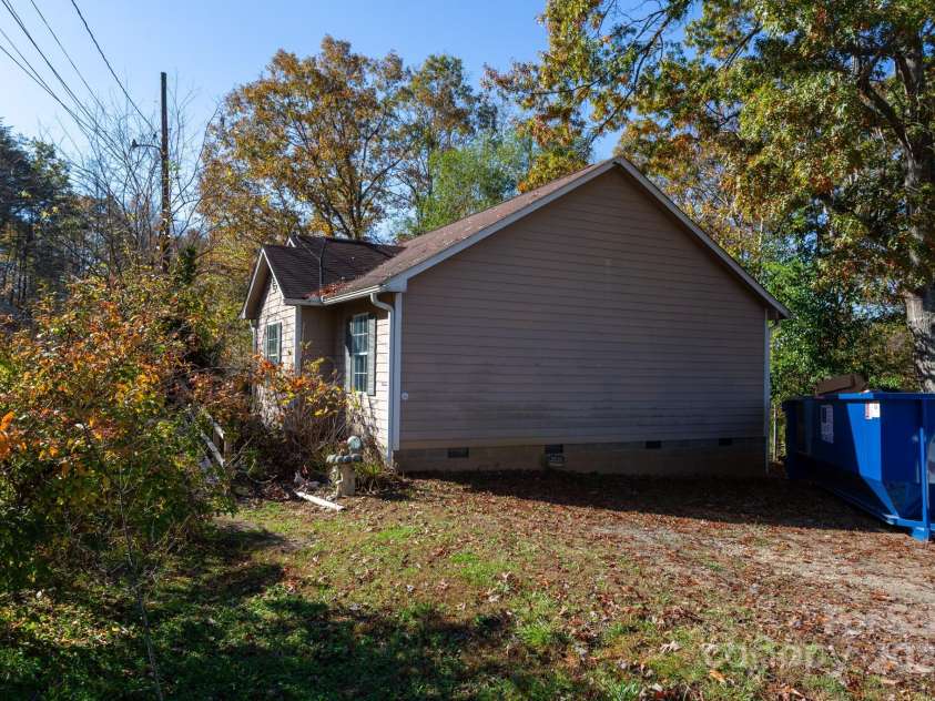 4020 Old 10 Highway, Nebo, NC 28761.  MLS# CAR4198420, YatesRealty ID 16813. 
