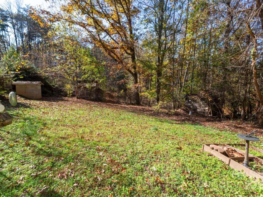 4020 Old 10 Highway, Nebo, NC 28761.  MLS# CAR4198420, YatesRealty ID 16813. 