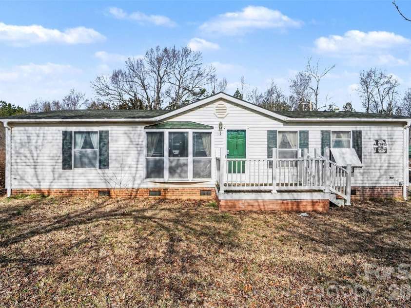 108 Twisted Oak Lane, Gastonia, NC 28052.  MLS# CAR4349616, YatesRealty ID 16814. 