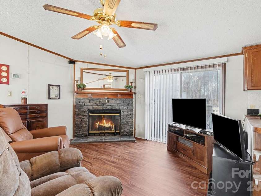 108 Twisted Oak Lane, Gastonia, NC 28052.  MLS# CAR4349616, YatesRealty ID 16814. 