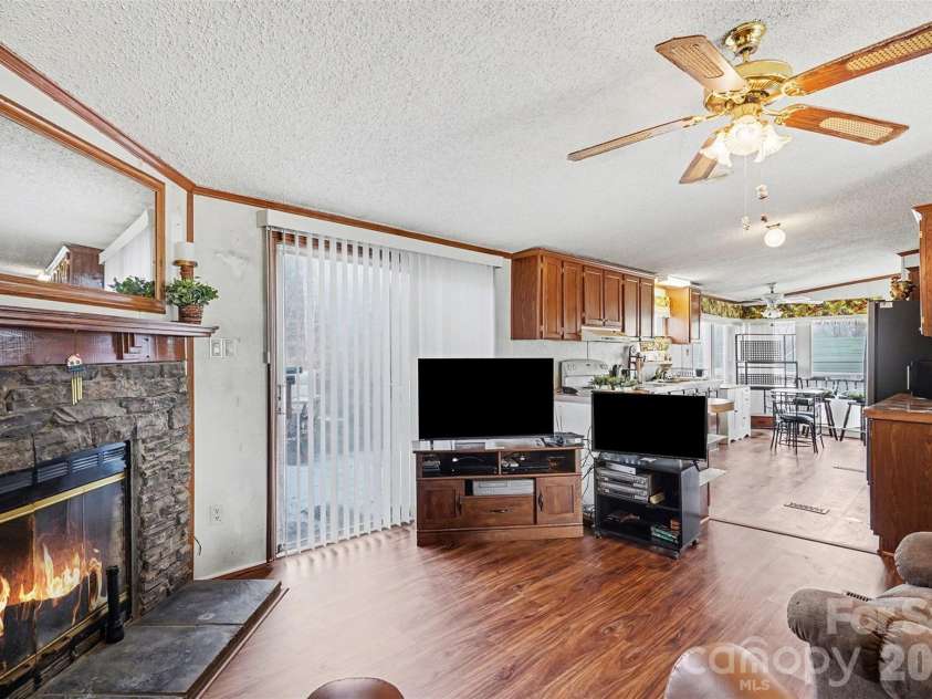 108 Twisted Oak Lane, Gastonia, NC 28052.  MLS# CAR4349616, YatesRealty ID 16814. 