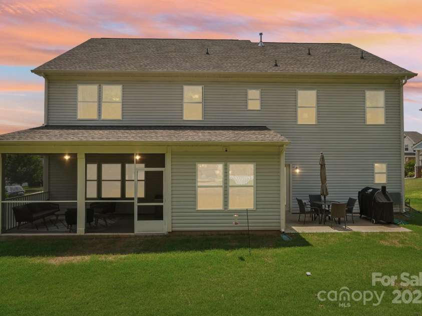 3218 Gilroy Drive, Fort Mill, SC 29707.  MLS# CAR4257644, YatesRealty ID 16814. 