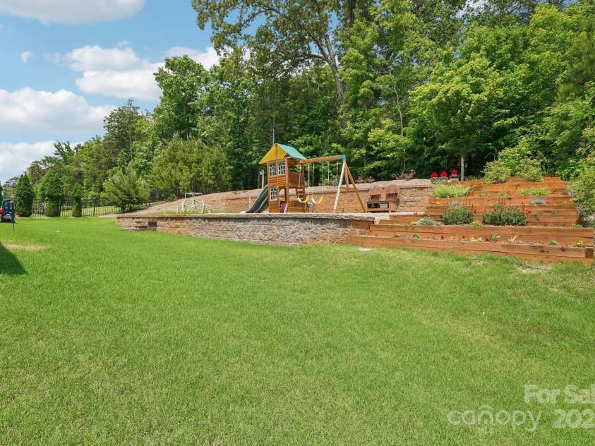 3218 Gilroy Drive, Fort Mill, SC 29707.  MLS# CAR4257644, YatesRealty ID 16814. 