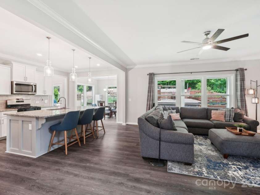 3218 Gilroy Drive, Fort Mill, SC 29707.  MLS# CAR4257644, YatesRealty ID 16814. 