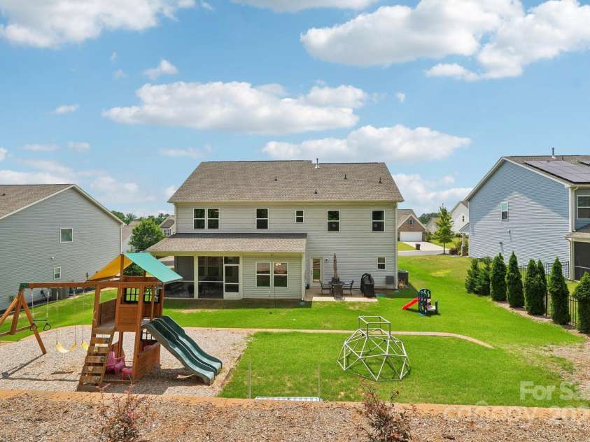 3218 Gilroy Drive, Fort Mill, SC 29707.  MLS# CAR4257644, YatesRealty ID 16814. 