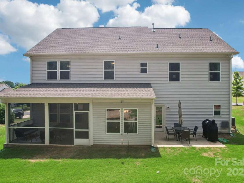 3218 Gilroy Drive, Fort Mill, SC 29707.  MLS# CAR4257644, YatesRealty ID 16814. 
