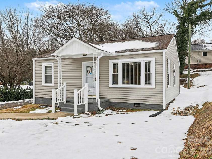 294 Broad Drive, Concord, NC 28025.  MLS# CAR4343546, YatesRealty ID 16815. 