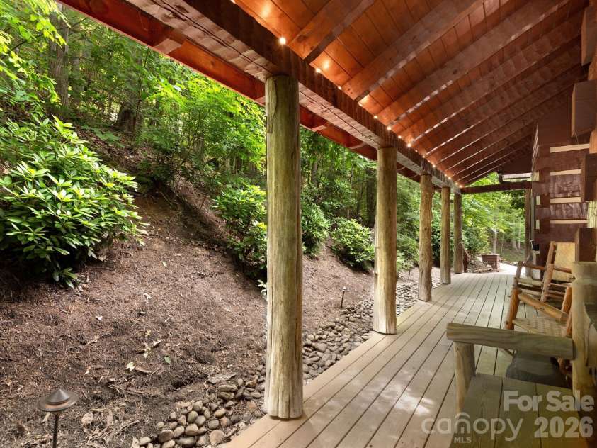 37 Grinnin Sun Road, Burnsville, NC 28714.  MLS# CAR4352768, YatesRealty ID 16816. 