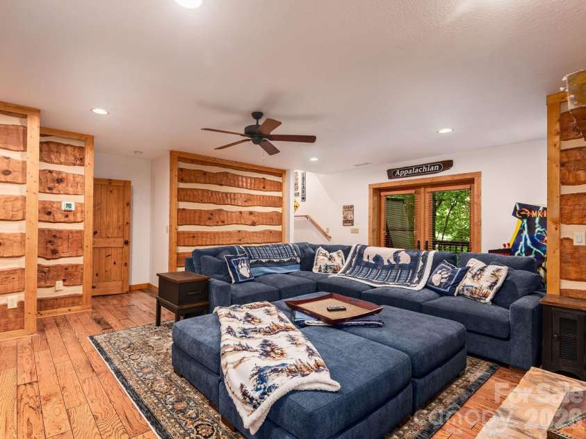 37 Grinnin Sun Road, Burnsville, NC 28714.  MLS# CAR4352768, YatesRealty ID 16816. 