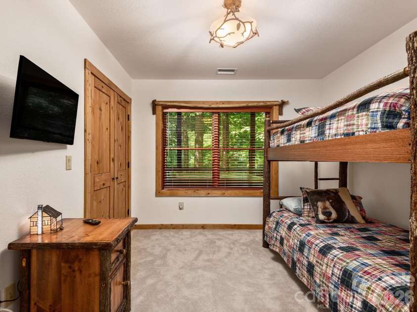37 Grinnin Sun Road, Burnsville, NC 28714.  MLS# CAR4352768, YatesRealty ID 16816. 