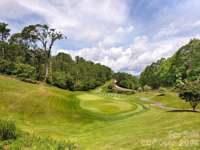 37 Grinnin Sun Road, Burnsville, NC 28714.  MLS# CAR4352768, YatesRealty ID 16816. 