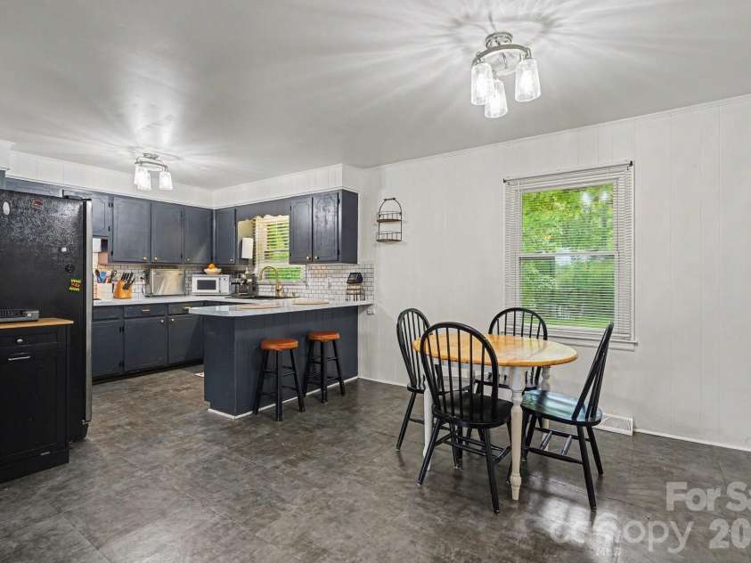 371 Sharon School Road, Statesville, NC 28677.  MLS# CAR4372823, YatesRealty ID 16817. 
