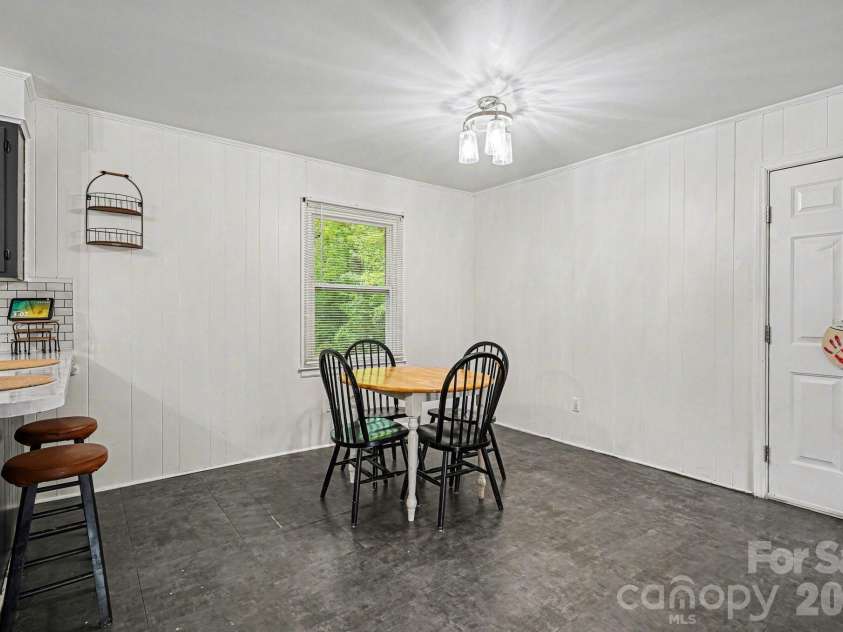 371 Sharon School Road, Statesville, NC 28677.  MLS# CAR4372823, YatesRealty ID 16817. 