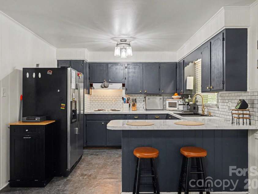 371 Sharon School Road, Statesville, NC 28677.  MLS# CAR4372823, YatesRealty ID 16817. 