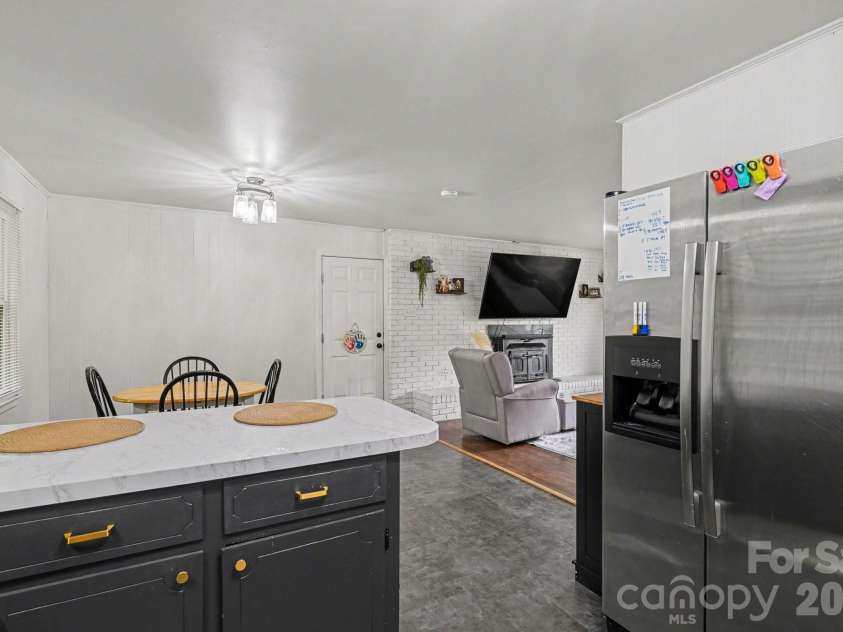 371 Sharon School Road, Statesville, NC 28677.  MLS# CAR4372823, YatesRealty ID 16817. 