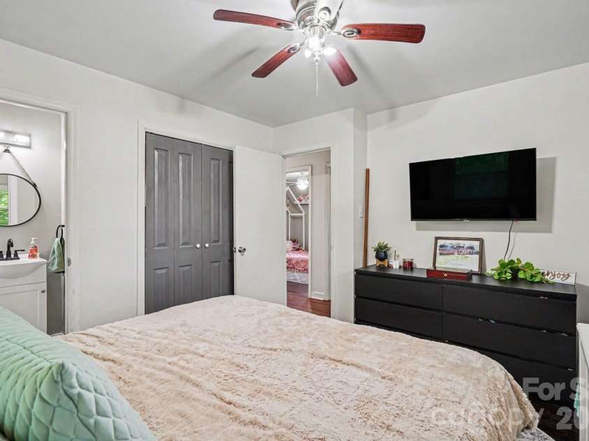 371 Sharon School Road, Statesville, NC 28677.  MLS# CAR4372823, YatesRealty ID 16817. 
