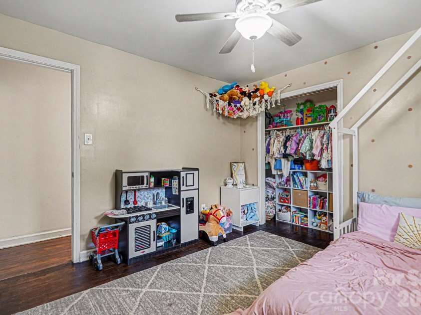 371 Sharon School Road, Statesville, NC 28677.  MLS# CAR4372823, YatesRealty ID 16817. 