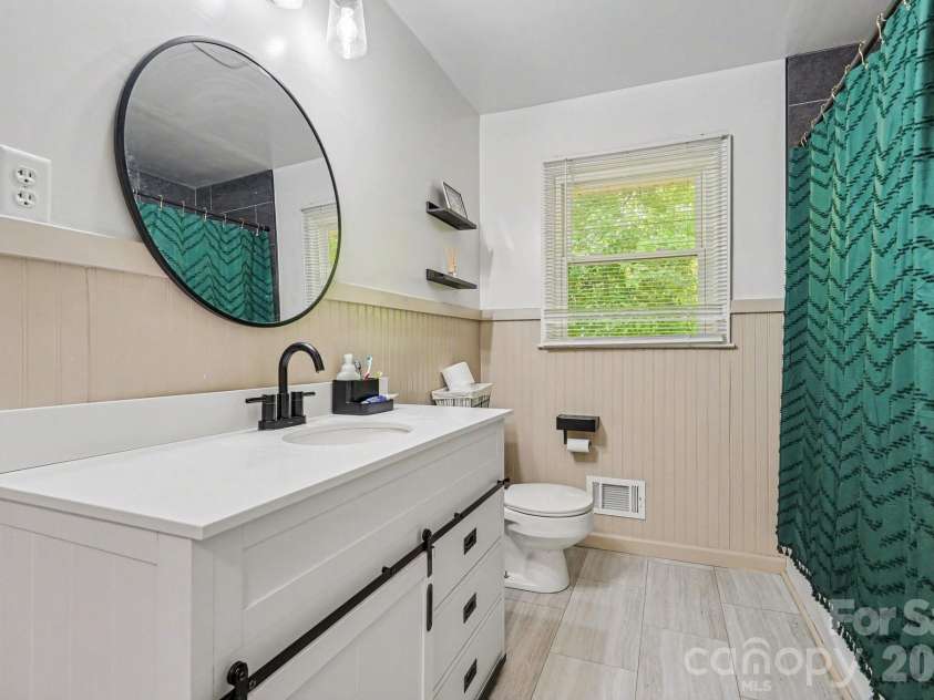 371 Sharon School Road, Statesville, NC 28677.  MLS# CAR4372823, YatesRealty ID 16817. 