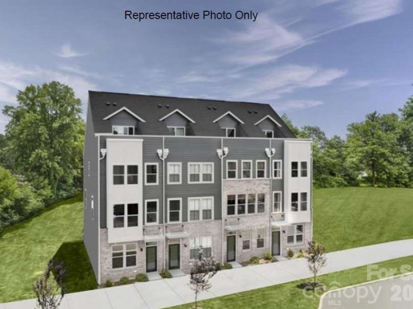 1016 Bella Grove Lane, Charlotte, NC 28262.  MLS# CAR4366970, YatesRealty ID 16818. 