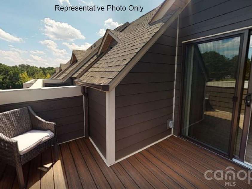 1016 Bella Grove Lane, Charlotte, NC 28262.  MLS# CAR4366970, YatesRealty ID 16818. 