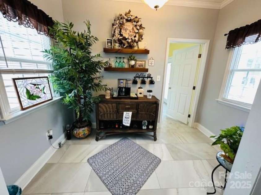 111 Brookview Drive, Shelby, NC 28152.  MLS# CAR4263794, YatesRealty ID 16818. Coffee Bar Room