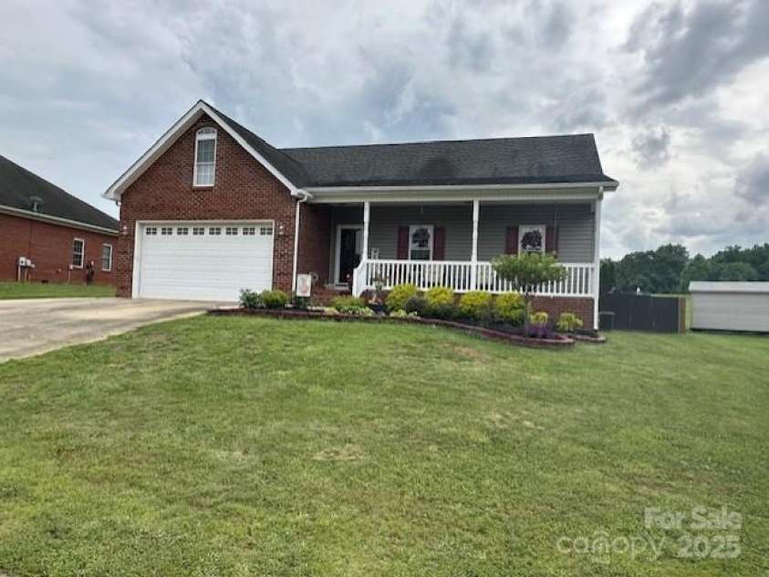 111 Brookview Drive, Shelby, NC 28152.  MLS# CAR4263794, YatesRealty ID 16818. Front