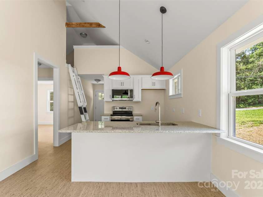 211 Hogan Street, Morganton, NC 28655.  MLS# CAR4158373, YatesRealty ID 1682. 