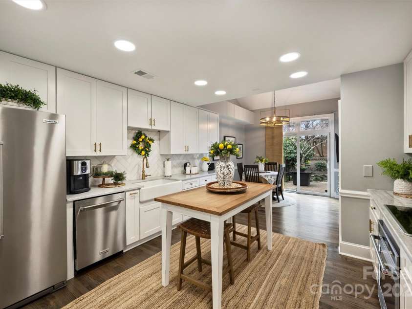 5721 Ballinard Lane, Charlotte, NC 28277.  MLS# CAR4262756, YatesRealty ID 16820. 