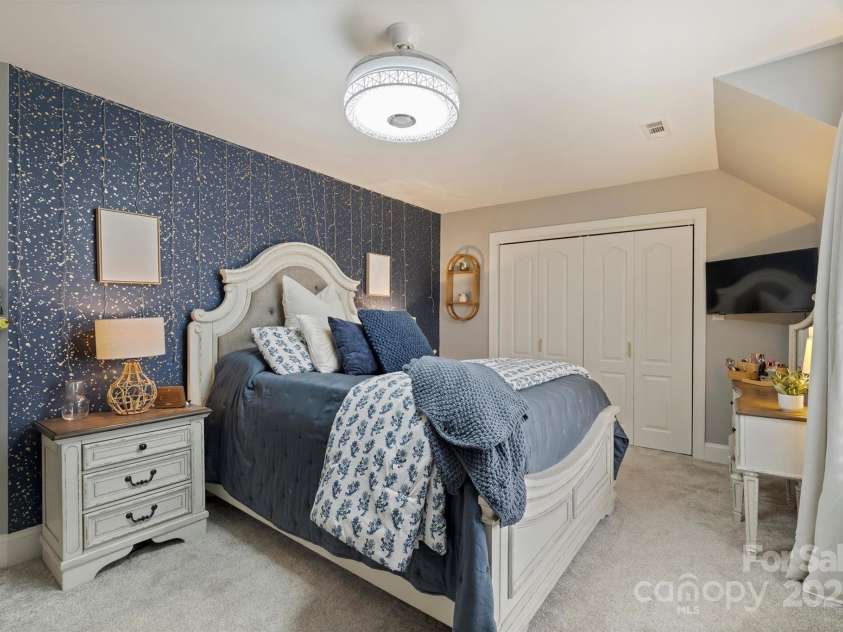 5721 Ballinard Lane, Charlotte, NC 28277.  MLS# CAR4262756, YatesRealty ID 16820. BR 3- upstairs