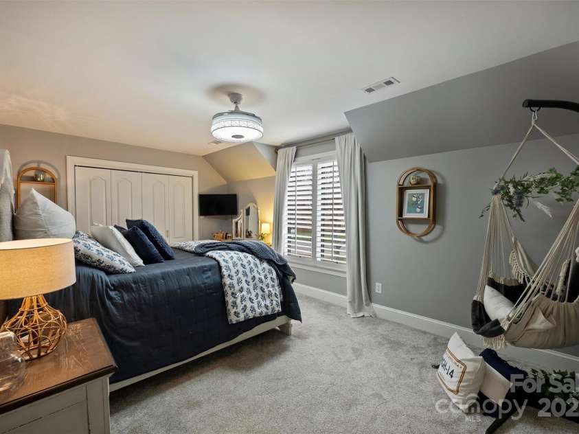 5721 Ballinard Lane, Charlotte, NC 28277.  MLS# CAR4262756, YatesRealty ID 16820. BR 3- upstairs