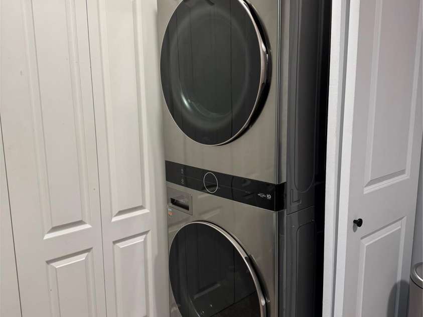 5721 Ballinard Lane, Charlotte, NC 28277.  MLS# CAR4262756, YatesRealty ID 16820. US Laundry