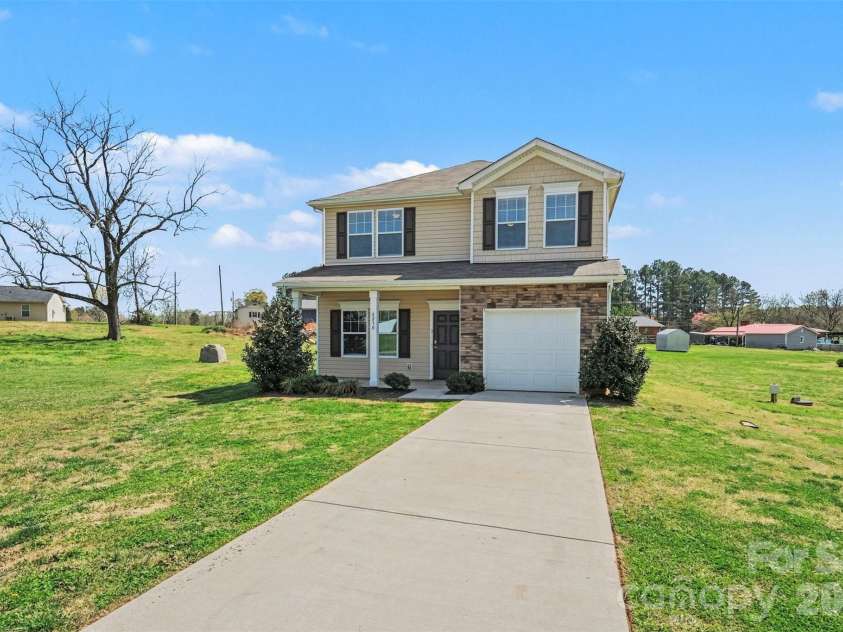 6230 Lumber Lane, Kannapolis, NC 28083.  MLS# CAR4361289, YatesRealty ID 16820. 