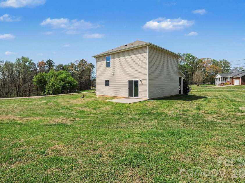 6230 Lumber Lane, Kannapolis, NC 28083.  MLS# CAR4361289, YatesRealty ID 16820. 