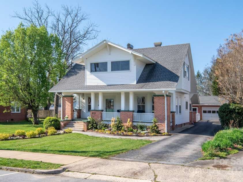273 Main Street, Brevard, NC 28712.  MLS# CAR4246102, YatesRealty ID 16821. 1914 Mainstreet Craftsman