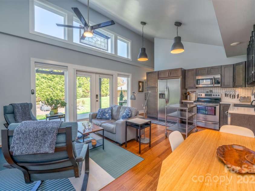 273 Main Street, Brevard, NC 28712.  MLS# CAR4246102, YatesRealty ID 16821. 