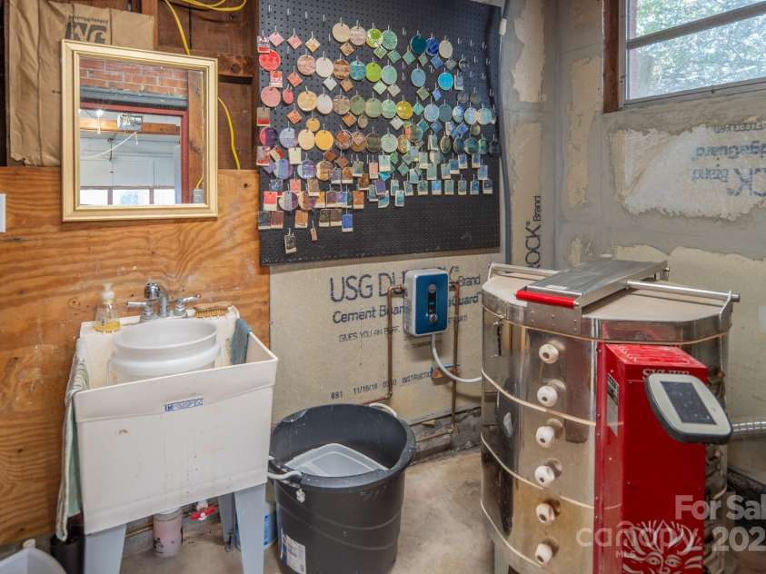 273 Main Street, Brevard, NC 28712.  MLS# CAR4246102, YatesRealty ID 16821. 