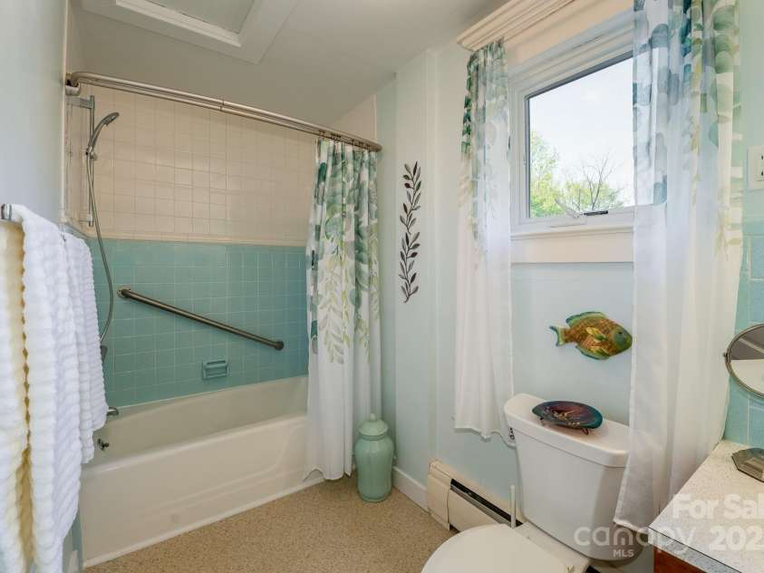 273 Main Street, Brevard, NC 28712.  MLS# CAR4246102, YatesRealty ID 16821. Full Bath upstairs