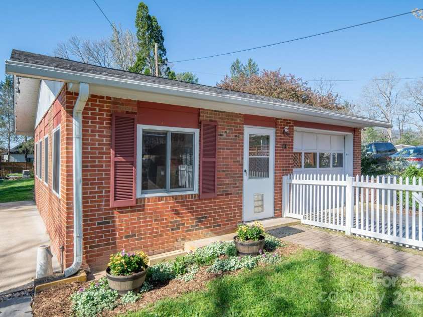 273 Main Street, Brevard, NC 28712.  MLS# CAR4246102, YatesRealty ID 16821. Garage/Studio