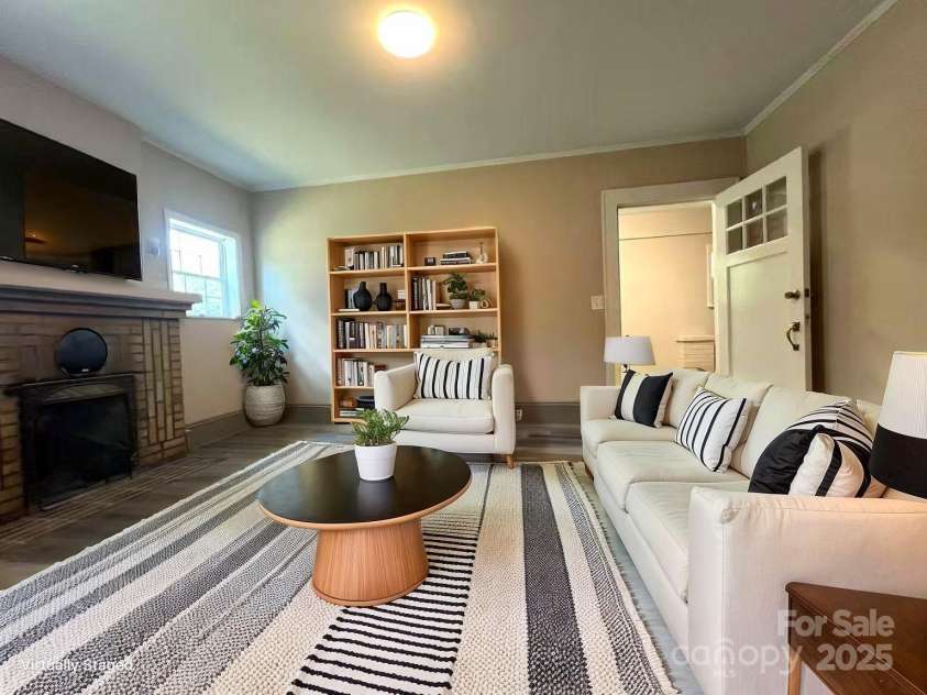 345 Mountain View Street, Gastonia, NC 28052.  MLS# CAR4257489, YatesRealty ID 16823. 