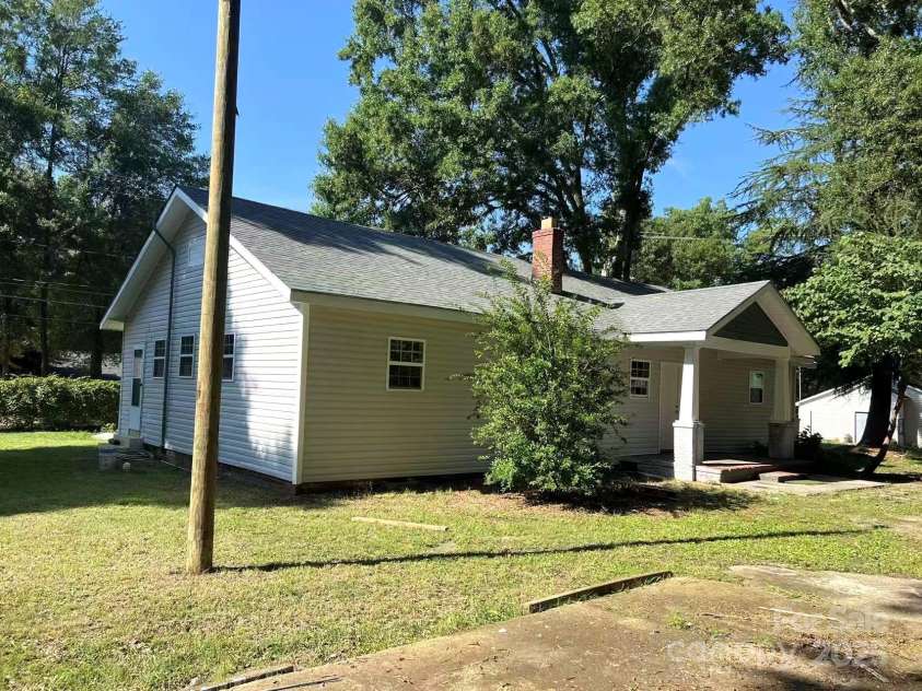 345 Mountain View Street, Gastonia, NC 28052.  MLS# CAR4257489, YatesRealty ID 16823. 
