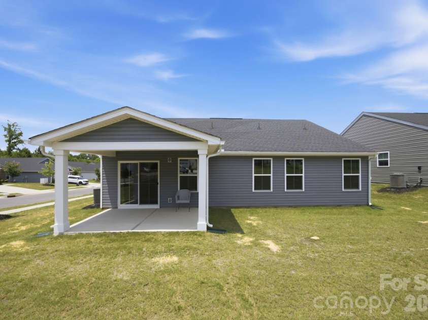621 Grandiflora Avenue, Lancaster, SC 29720.  MLS# CAR4397110, YatesRealty ID 16823. Large Back Yard