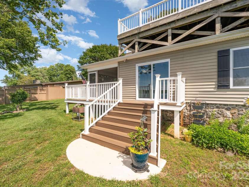 4586 Doctor Drive, Catawba, NC 28609.  MLS# CAR4263559, YatesRealty ID 16824. 